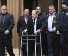 Cinegiornale.net harvey-weinstein-accordo-di-25-milioni-di-risarcimento-per-le-vittime-220x180 Harvey Weinstein: accordo di 25 milioni di risarcimento per le vittime Cinema Curiosità News  