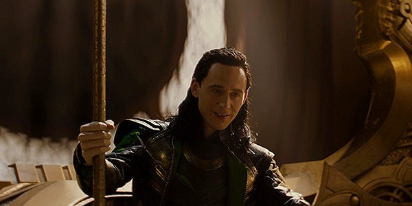 Cinegiornale.net loki-ecco-a-voi-un-tom-hiddleston-volante-nel-primo-video-dal-dietro-le-quinte-600x300 Loki: ecco a voi un Tom Hiddleston volante nel primo video dal dietro le quinte News Serie-tv  