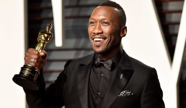 Cinegiornale.net blade-mahershala-ali-mostra-una-nuova-immagine-delleroe-600x350 Blade: Mahershala Ali mostra una nuova immagine dell’eroe News  
