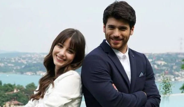 Cinegiornale.net can-yaman-tutto-sulla-nuova-serie-mr-false-trama-cast-e-dietro-le-quinte-600x350 Can Yaman: tutto sulla nuova serie Mr. False. Trama, cast e dietro le quinte News Serie-tv  