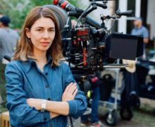 Cinegiornale.net sofia-coppola-la-regista-adattera-il-romanzo-the-custom-of-the-country-per-apple-tv-220x180 Sofia Coppola: la regista adatterà il romanzo “The Custom of the Country” per Apple TV+ News  