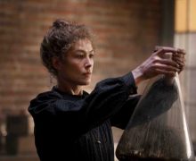 Cinegiornale.net radioactive-recensione-del-biopic-sulla-scienziata-marie-curie-220x180 Radioactive: recensione del biopic sulla scienziata Marie Curie News Recensioni  