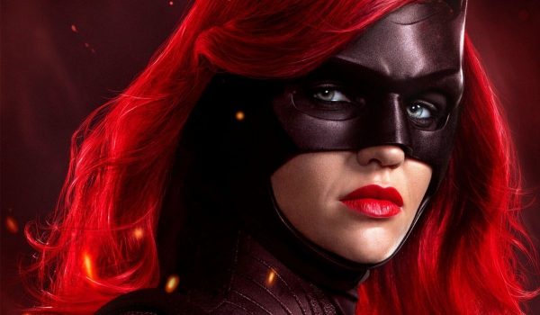 Cinegiornale.net batwoman-il-poster-del-dc-fandome-svela-laspetto-che-avra-leroina-dopo-labbandono-di-ruby-rose-600x350 Batwoman: il poster del DC FanDome svela l’aspetto che avrà l’eroina dopo l’abbandono di Ruby Rose? News Serie-tv  