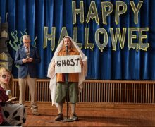 Cinegiornale.net hubie-halloween-le-prime-foto-del-film-netflix-con-adam-sandler-220x180 Hubie Halloween: le prime foto del film Netflix con Adam Sandler News  