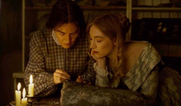 Cinegiornale.net ammonite-alla-festa-del-cinema-di-roma-latteso-titolo-che-non-convince-600x350 Ammonite | Alla Festa del Cinema di Roma l’atteso titolo che non convince News Recensioni  