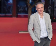 Cinegiornale.net festival-del-cinema-europeo-olivier-assayas-parla-della-sua-serie-per-hbo-220x180 Festival del Cinema Europeo | Olivier Assayas parla della sua serie per Hbo News Serie-tv  