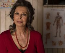 Cinegiornale.net la-vita-davanti-a-se-recensione-del-film-con-sophia-loren-220x180 La vita davanti a sé: recensione del film con Sophia Loren News Recensioni  
