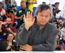 Cinegiornale.net addio-a-kim-ki-duk-il-regista-coreano-aveva-contratto-il-covid-19-220x180 Addio a Kim Ki-Duk: il regista coreano aveva contratto il Covid-19 News  