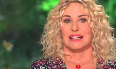 Cinegiornale.net antonella-clerici-perde-il-controllo-urla-pazzesche-durante-la-diretta-cosa-le-e-capitato Antonella Clerici perde il controllo, urla pazzesche durante la diretta | Cosa le è capitato Gossip News  