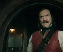 Cinegiornale.net peter-pan-wendy-capitan-uncino-e-peter-faccia-a-faccia-nella-nuova-clip-del-live-action-disney-220x180 Peter Pan & Wendy, Capitan Uncino e Peter faccia a faccia nella nuova clip del live-action Disney News  