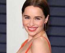 Cinegiornale.net coronavirus-cena-virtuale-con-emilia-clarke-a-chi-dona-fondi-per-gli-ospedali-inglesi-220x180 Coronavirus: cena virtuale con Emilia Clarke a chi dona fondi per gli ospedali inglesi News  