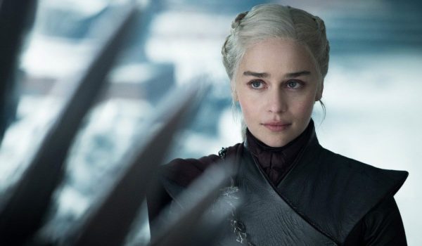 Cinegiornale.net il-trono-di-spade-emilia-clarke-e-riuscita-a-portarsi-a-casa-un-souvenir-dal-set-ma-non-quello-che-desiderava-600x350 Il Trono di Spade: Emilia Clarke è riuscita a portarsi a casa un souvenir dal set. Ma non quello che desiderava News Serie-tv  