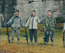 Cinegiornale.net monos-un-gioco-da-ragazzi-recensione-del-film-diretto-da-alejandro-landes-220x180 Monos – Un gioco da ragazzi: recensione del film diretto da Alejandro Landes News Recensioni  