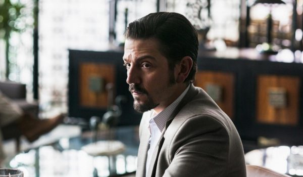 Cinegiornale.net narcos-mexico-prima-tv-su-rai4-il-narcotraffico-si-sposta-in-messico-600x350 Narcos: Mexico prima TV su RAI4. Il narcotraffico si sposta in Messico News Serie-tv  