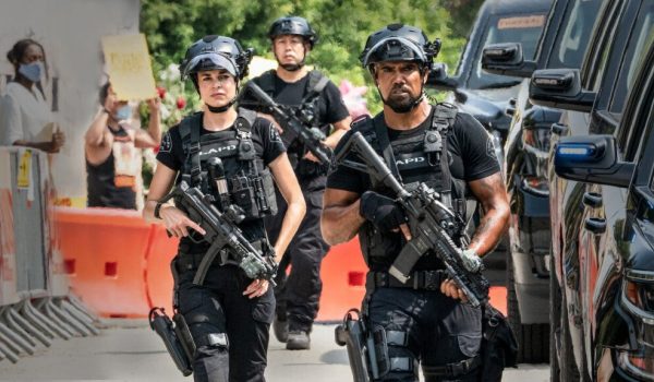 Cinegiornale.net s-w-a-t-la-cbs-annulla-lannullamento-della-serie-dopo-che-shemar-moore-si-e-espresso-contro-la-cancellazione-improvvisa-600x350 S.W.A.T: la CBS “annulla l’annullamento” della serie dopo che Shemar Moore si è espresso contro la cancellazione improvvisa News  