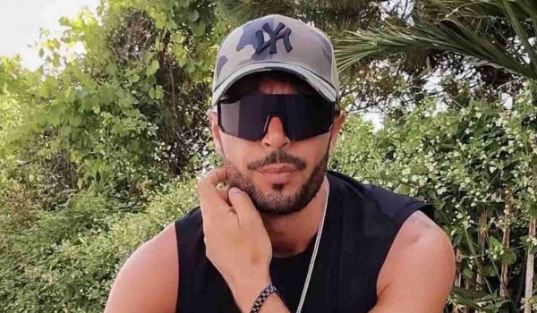 Cinegiornale.net armando-incarnato-vittima-di-un-marito-geloso-abuso-di-potere-ecco-cosa-e-successo-600x350 Armando Incarnato vittima di un marito geloso: “Abuso di potere” | Ecco cosa è successo Gossip News  