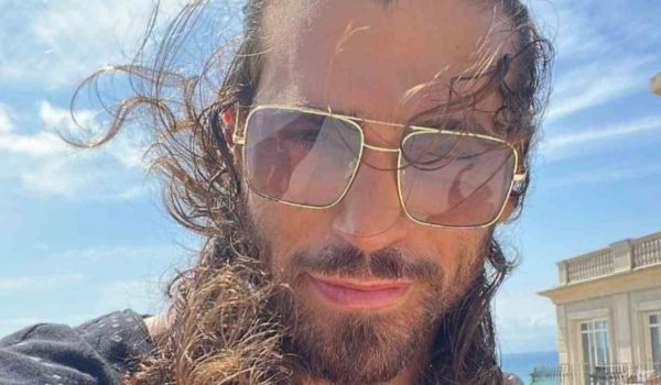 Cinegiornale.net can-yaman-mostra-il-suo-fisico-statuario-eccolo-in-palestra-foto-600x350 Can Yaman mostra il suo fisico statuario: eccolo in palestra [FOTO] Gossip News  
