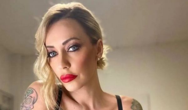 Cinegiornale.net karina-cascella-contro-enrico-papi-orietta-berti-e-pupo-parole-pesanti-ecco-cosa-ha-detto-600x350 Karina Cascella contro Enrico Papi, Orietta Berti e Pupo: parole pesanti | Ecco cosa ha detto Gossip News  