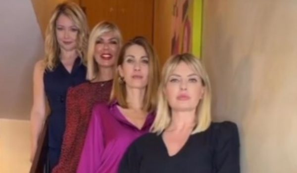 Cinegiornale.net la-riconosci-e-unattrice-bellissima-la-foto-coraggiosa-e-virale-600x350 La riconosci? É un’attrice bellissima: la foto coraggiosa é virale Gossip News  