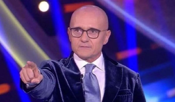 Cinegiornale.net lopinionista-piu-cattiva-dietrofront-pazzesco-di-alfonso-signorini-caos-dietro-le-quinte-600x350 “L’opinionista più cattiva”: dietrofront pazzesco di Alfonso Signorini | Caos dietro le quinte Gossip News  