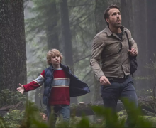 Cinegiornale.net the-adam-project-mark-ruffalo-e-ryan-reynolds-sono-padre-e-figlio-nella-nuova-immagine-del-film-220x180 The Adam Project: Mark Ruffalo e Ryan Reynolds sono padre e figlio nella nuova immagine del film News  