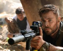 Cinegiornale.net tyler-rake-2-idris-elba-si-unisce-al-cast-del-film-in-una-nuova-clip-dal-sequel-di-netflix-220x180 Tyler Rake 2: Idris Elba si unisce al cast del film in una nuova clip dal sequel di Netflix News  