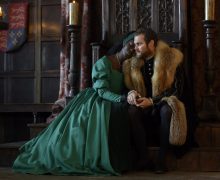 Cinegiornale.net anne-boleyn-la-prima-foto-di-jodie-turner-smith-con-enrico-viii-220x180 Anne Boleyn: la prima foto di Jodie Turner-Smith con Enrico VIII News  