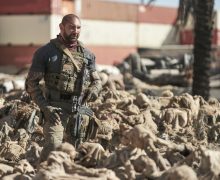 Cinegiornale.net army-of-the-dead-e-lennesimo-tentativo-di-zack-snyder-di-creare-un-suo-universo-cinematografico-220x180 Army of the Dead è l’ennesimo tentativo di Zack Snyder di creare un suo universo cinematografico Cinema News Recensioni  