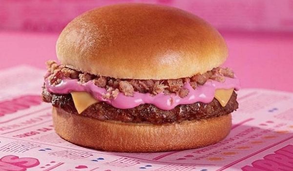 Cinegiornale.net burger-king-inventa-il-pink-burger-in-occasione-delluscita-di-barbie-ecco-come-e-fatto-foto-600x350 Burger King inventa il Pink Burger in occasione dell’uscita di Barbie: ecco come è fatto (FOTO) Gossip News  