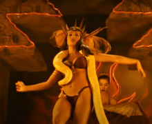 Cinegiornale.net dal-tramonto-allalba-salma-hayek-e-la-sensuale-danza-al-titty-twister-220x180 Dal tramonto all’alba: Salma Hayek e la sensuale danza al Titty Twister Curiosità News  