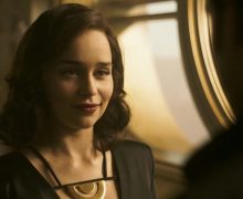 Cinegiornale.net emilia-clarke-tornera-nel-franchise-di-star-wars-lattrice-da-una-risposta-alquanto-divertente-220x180 Emilia Clarke tornerà nel franchise di Star Wars? L’attrice dà una risposta alquanto… divertente! News  