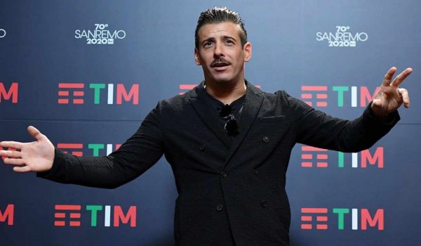 Cinegiornale.net francesco-gabbani-scatta-il-sequestro-immediato-la-situazione-e-gravissima-600x350 Francesco Gabbani, scatta il sequestro immediato | La situazione è gravissima Gossip News  