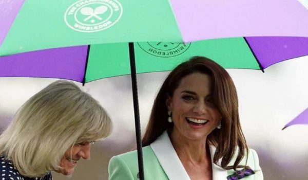 Cinegiornale.net gaffe-imbarazzante-kate-middleton-impietrita-in-pubblico-non-era-mai-successo-600x350 “Gaffe imbarazzante”: Kate Middleton impietrita in pubblico | Non era mai successo Gossip News  