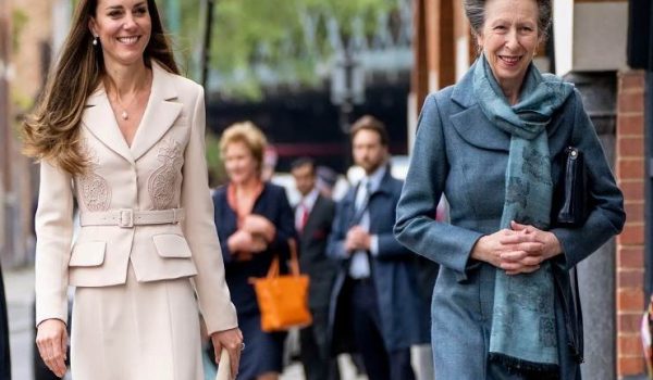 Cinegiornale.net la-piu-amata-dagli-inglesi-sconfitta-pesante-per-kate-middleton-non-e-lei-600x350 “La più amata dagli inglesi”, sconfitta pesante per Kate Middleton: non é lei Gossip News  