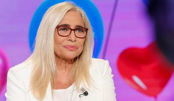 Cinegiornale.net mara-venier-scoppia-in-lacrime-e-adesso-scrivete-e-criticate-la-foto-e-sconvolgente-600x350 Mara Venier scoppia in lacrime: “E adesso scrivete e criticate” | La foto è sconvolgente Gossip News  