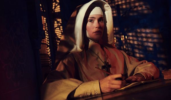 Cinegiornale.net narciso-nero-recensione-della-miniserie-disponibile-su-disney-600x350 Narciso nero: recensione della miniserie disponibile su Disney+ News Recensioni Serie-tv  