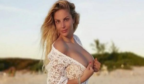 Cinegiornale.net quella-mano-proprio-li-francesca-cipriani-si-fa-beccare-esplode-il-gossip-600x350 “Quella mano proprio lì”: Francesca Cipriani si fa beccare | Esplode il gossip Gossip News  