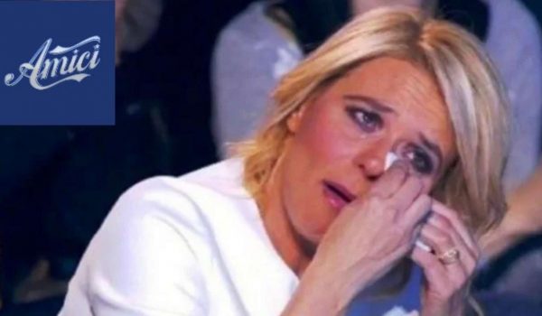 Cinegiornale.net ridotta-su-una-zattera-paura-per-lex-cantante-di-amici-gelo-sui-social-600x350 “Ridotta su una zattera”: paura per l’ex cantante di Amici | Gelo sui social Gossip News  