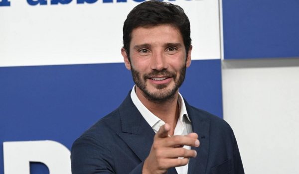 Cinegiornale.net stefano-de-martino-a-londra-insieme-al-figlio-squallidi-e-scoppiato-il-finimondo-600x350 Stefano De Martino a Londra insieme al figlio: “Squallidi” | E’ scoppiato il finimondo Gossip News  