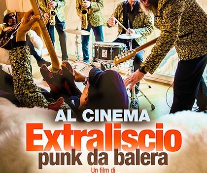 Cinegiornale.net extraliscio-punk-da-balera-recensione-di-un-docufilm-sul-liscio-420x350 Extraliscio – Punk da balera: recensione di un docufilm sul liscio Cinema News Recensioni  