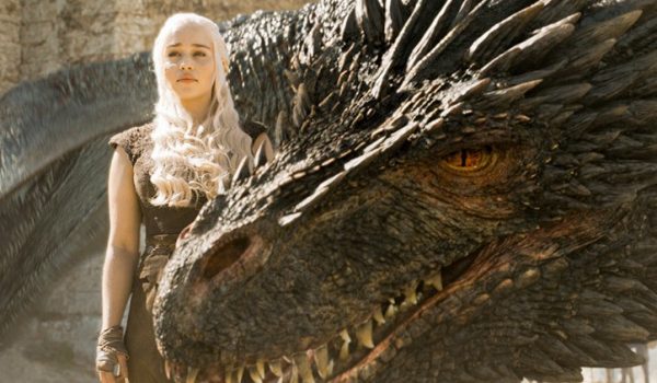 Cinegiornale.net game-of-thrones-emilia-clarke-rivela-cambierei-una-sola-scena-e-non-e-il-finale-600x350 Game of Thrones, Emilia Clarke rivela: «Cambierei una sola scena». E non è il finale News Serie-tv  