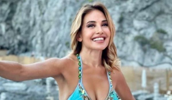 Cinegiornale.net hai-mai-visto-la-sorella-di-barbara-durso-modella-per-un-giorno-e-da-togliere-il-fiato-foto-600x350 Hai mai visto la sorella di Barbara d’Urso? “Modella per un giorno”: é da togliere il fiato [FOTO] Gossip News  