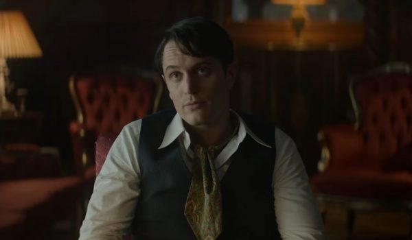 Cinegiornale.net the-continental-una-nuova-clip-del-prequel-di-john-wick-mostra-lincontro-tra-winston-e-caronte-600x350 The Continental: una nuova clip del prequel di John Wick mostra l’incontro tra Winston e Caronte News  