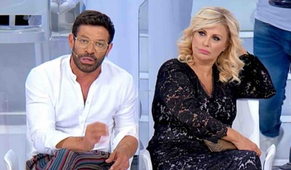 Cinegiornale.net uomini-e-donne-sotto-accusa-privilegi-e-favoritismi-svelato-tutto-il-retroscena-sullopinionista-600x350 Uomini e Donne sotto accusa: “Privilegi e favoritismi” | Svelato tutto il retroscena sull’opinionista Gossip News  