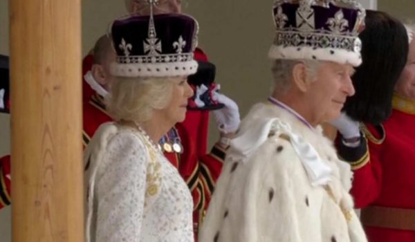 Cinegiornale.net veramente-re-carlo-iii-vuole-gia-abdicare-caos-a-corte-tutta-la-verita-600x350 Veramente Re Carlo III vuole già abdicare? Caos a corte | tutta la verità Gossip News  