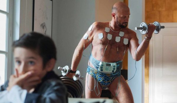 Cinegiornale.net 8-rue-de-lhumanite-recensione-del-film-francese-disponibile-su-netflix-600x350 8 Rue de l’Humanité: recensione del film francese disponibile su Netflix News Recensioni  