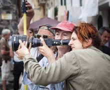 Cinegiornale.net alice-rohrwacher-dirigera-la-sua-prima-serie-tv-sui-cantastorie-italiani-degli-anni-50-220x180 Alice Rohrwacher dirigerà la sua prima serie tv sui cantastorie italiani degli anni ’50 News Serie-tv  