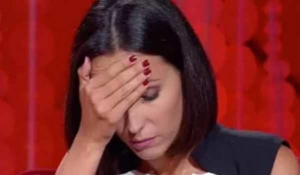 Cinegiornale.net caterina-balivo-incidente-in-bici-prima-della-conferenza-stampa-la-caduta-rovinosa-ha-squarciato-tutto-600x350 Caterina Balivo, incidente in bici prima della conferenza stampa: la caduta rovinosa ha squarciato tutto Gossip News  