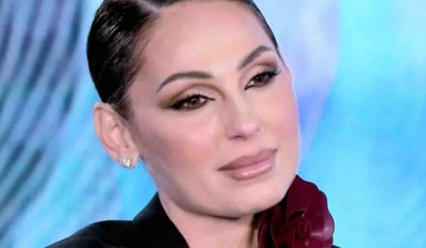 Cinegiornale.net devastata-in-ospedale-anna-tatangelo-non-trattiene-le-lacrime-non-ce-fine-al-suo-dolore-600x350 “Devastata in ospedale”: Anna Tatangelo non trattiene le lacrime | Non c’é fine al suo dolore Gossip News  