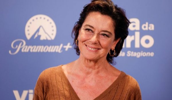 Cinegiornale.net ho-visto-la-madonna-la-rivelazione-della-famosa-attrice-italiana-presa-in-pieno-per-strada-600x350 “Ho visto la Madonna”: la rivelazione della famosa attrice italiana | Presa in pieno per strada Gossip News  